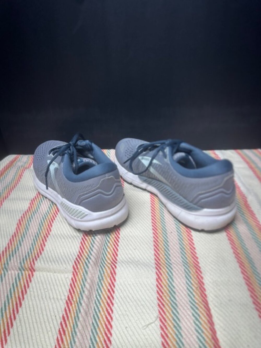 Brooks Addiction GTS 15 Woman's Size 9.5 - Picture 3 of 12